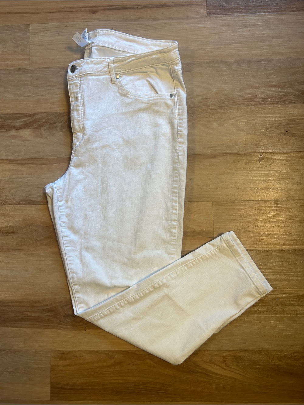 Caslon Women's Straight Leg White Jeans
